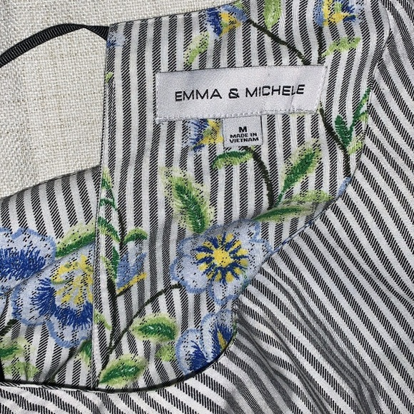 Emma & Michelle Striped Dress with Tie back and floral detailing (M) - Picture 3 of 6